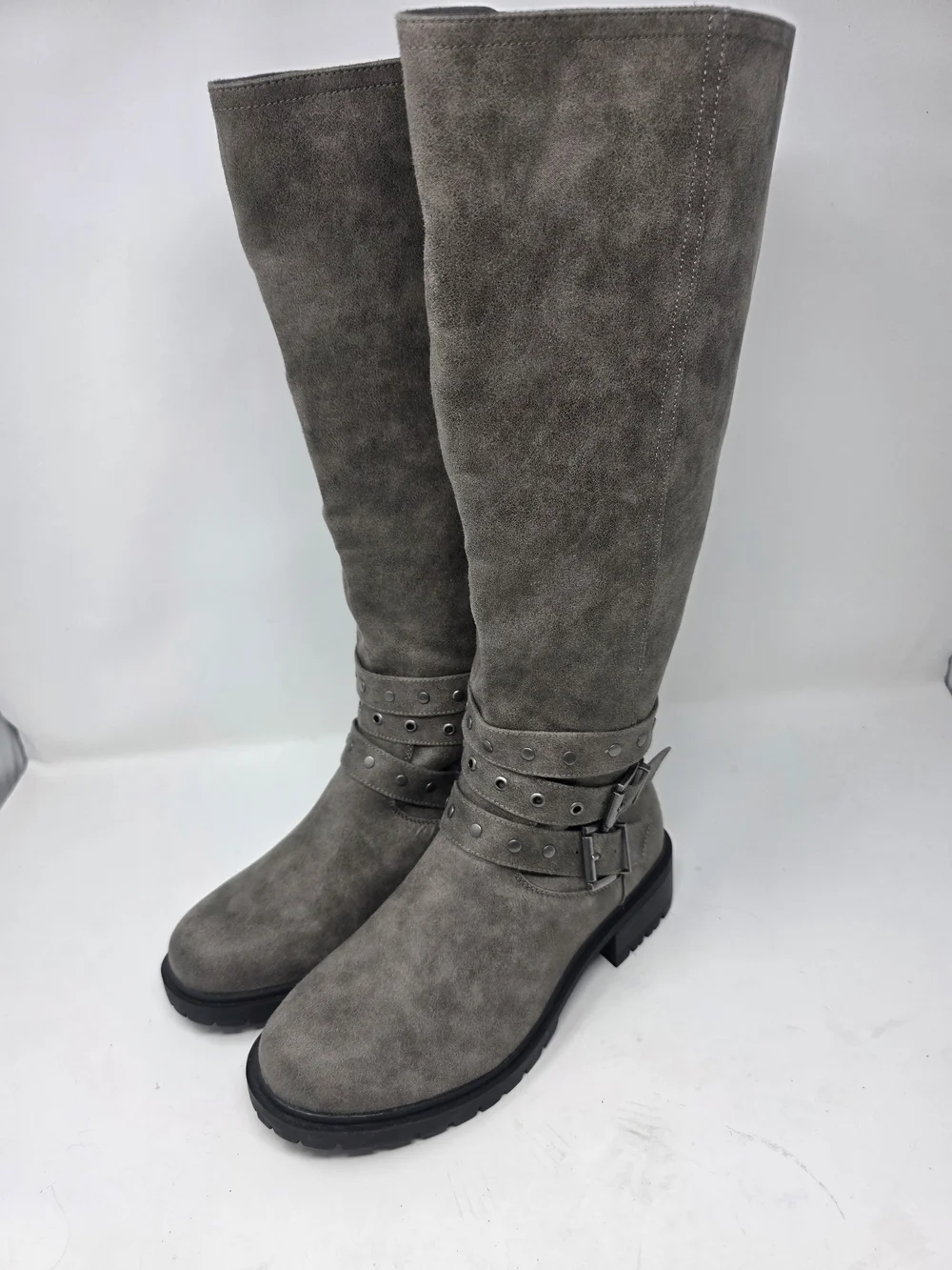 Torrid Women’s Gray Knee High Moto Boots Size 8.5WW Studded Buckle Lug Sole Wide